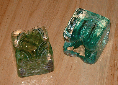 Adrian Sankey Candleholders
Two shades of green/clear. Contemporary
Keywords: Sankey England