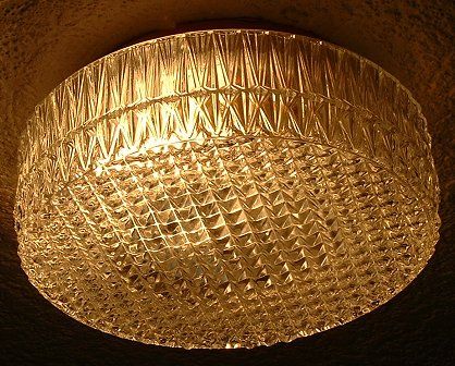 04 Lampshade - light on
Modern glass shade, unknown maker
