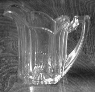 Chippendale 937 cream jug
Keywords: Chippendale pressed England