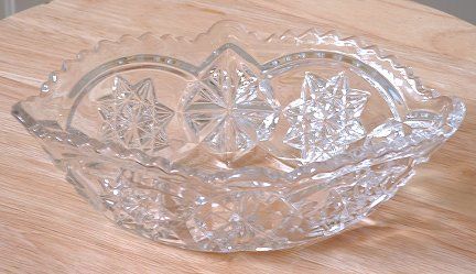 Sowerby Derby diamond shaped salad boat
Pressed glass. Sowerby Derby diamond shaped salad boat. Made in 5 sizes. Shown in the 1933 Sowerby catalogue. [Source: Sowerby's Ellison Glass Works volume 2, by Glen and Stephen Thistlewood]
Keywords: Sowerby pressed England