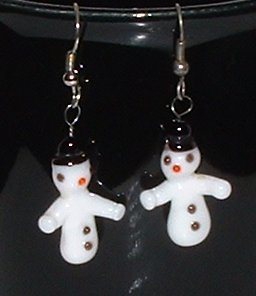 Lampwork snowman earrings
Made by a lampworker in Brighton, 1990's. Made for me.
Keywords: lampwork England