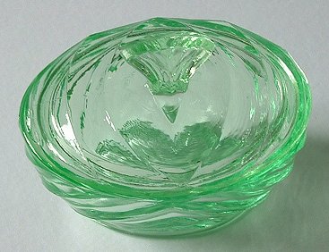 Uranium green lidded pot
Part of a trinket set. Unknown maker.
Keywords: uranium pressed