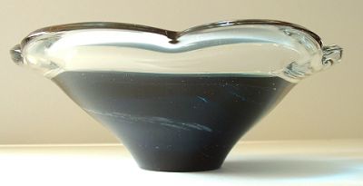 Unknown clear and teal scalloped edge bowl - side view
