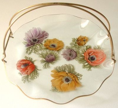 Chance Anemone plate
Handled cake plate, 240mm diameter, wavy edge round plate.  Clear background.
Keywords: Chance slumped England
