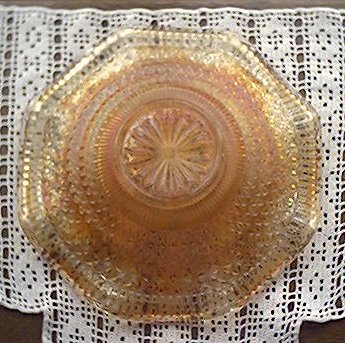 Crimpit carnival bowl - base
Now identified as a "Crimpit" plate, but not known whether English or Czech [Source: Glen on the Glass Message Board]
Keywords: carnival pressed