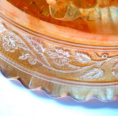 Imperial double dutch carnival bowl - edge detail
Keywords: Imperial pressed carnival USA